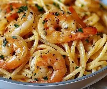 Delicious one-pot garlic butter shrimp pasta with herbs and spices