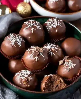 Delicious speculoos pralines made with spiced cookie flavor and rich chocolate.