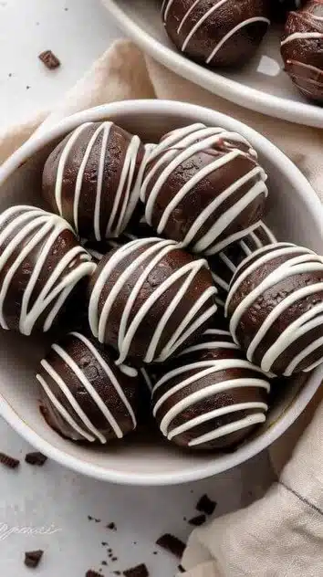 Tasty Oreo protein balls ready to enjoy as a healthy snack